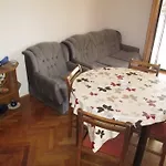 아파트 7 *